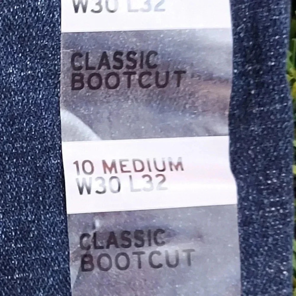 Levis Classic Bootcut Levi's Sculpt Size 10 Mid-Rise Womens - Picture 14 of 16